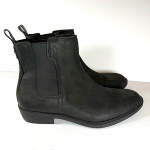 UGG Boots Women’s Emmeth‎ Black Chelsea Ankle Boots with Elastic Panels Size 10